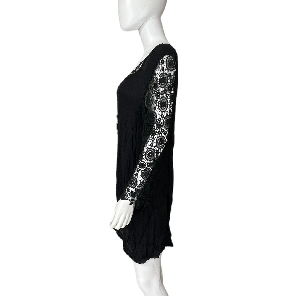 Umgee Black Sheer Crochet Long Sleeve Dress
New - Picture 4 of 6